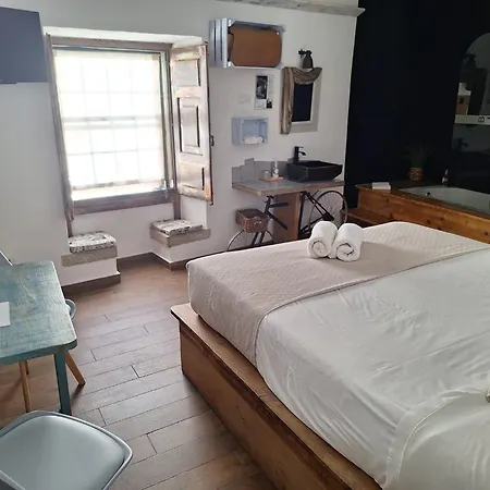 Lovin Book Guest house Obidos